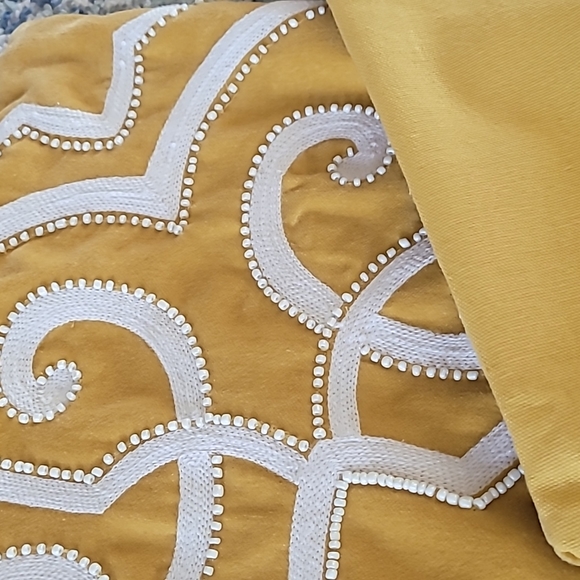 3 Area Rugs and 2 Beaded Pillow Covers. - Picture 15 of 16